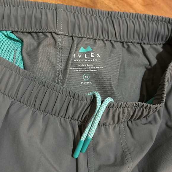 Myles Everyday Short (Fog, Size M) - Picture 3 of 3